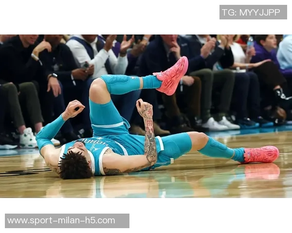 拉梅洛鲍尔因不文明手势被罚款三万五千美元引发热议