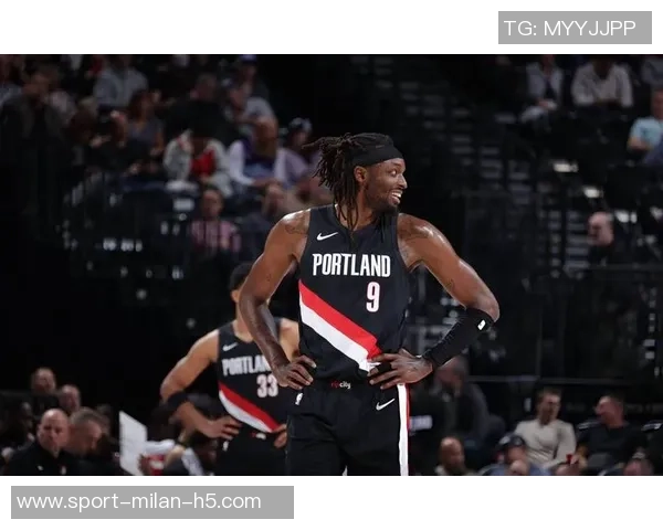 开拓者在半场战报中领先爵士21分阿夫迪亚贡献23分7篮板表现出色 开拓者在半场战报中领先爵士21分阿夫迪亚贡献23分7篮板表现出色