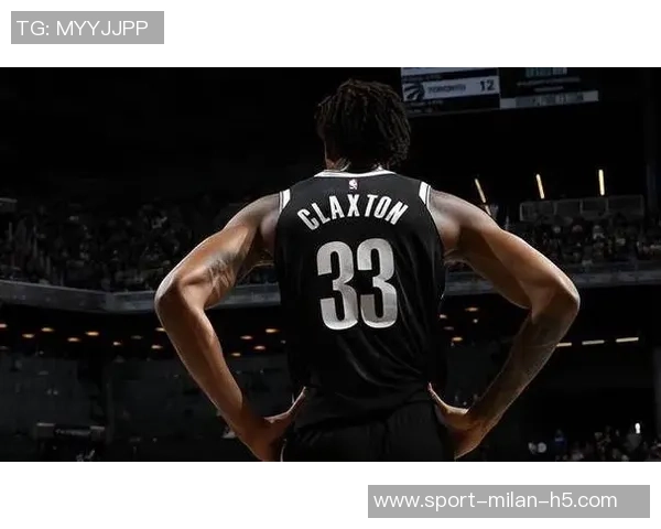 克拉克斯顿今日表现出色11投8中贡献19分7篮板5助攻3盖帽助球队获胜